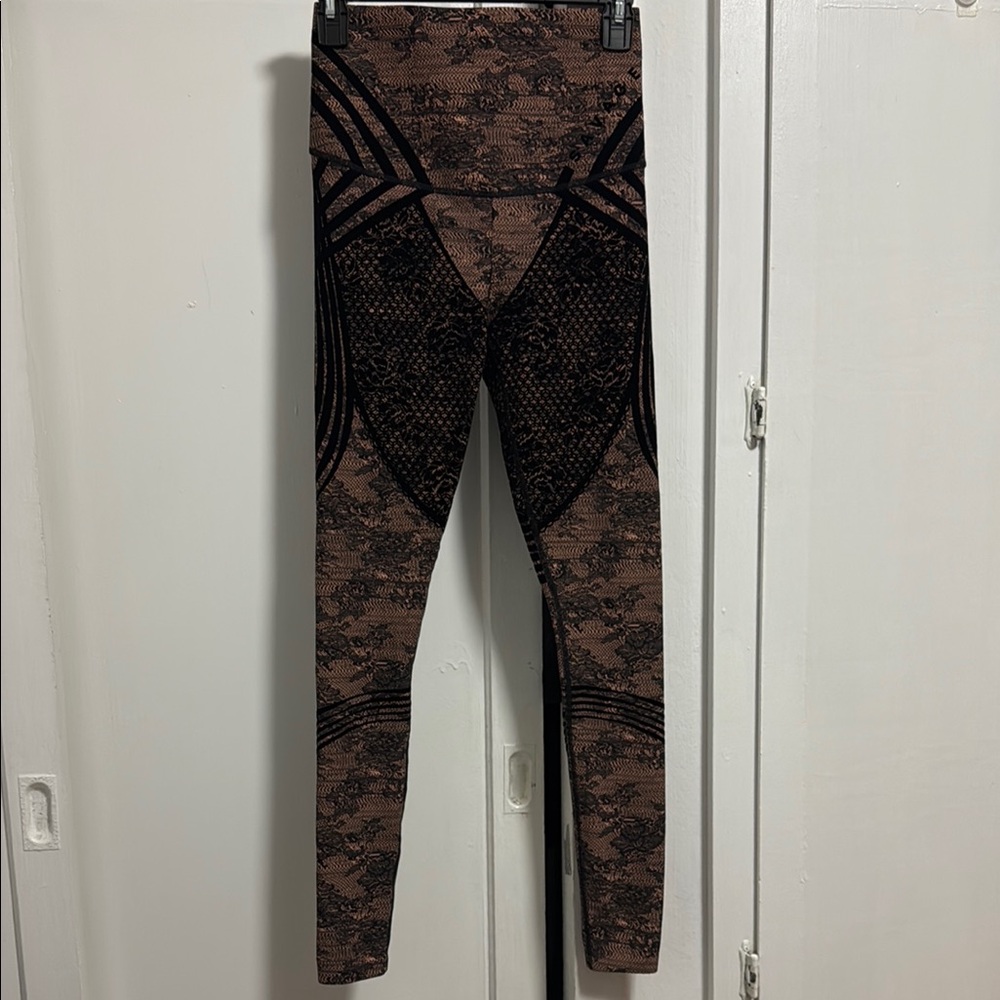 Savage x Fenty Sport Women's Brown and Black Leggings Size Medium